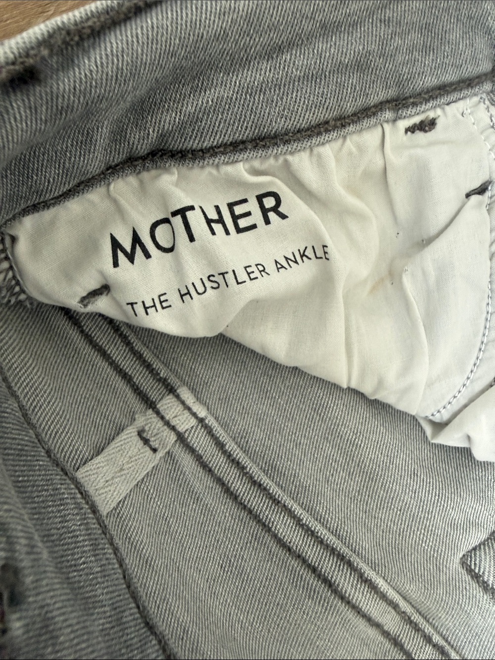 Mother Women’s “The Hustler Ankle” Light Gray Straight-Leg Jeans - Picture 4 of 5